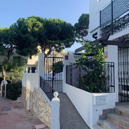 Apartment New! Casa Blanca, Luxury Spacious 2bd Apt, 2 Mins Walk To The *