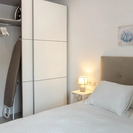 New! Casa Blanca, Luxury Spacious 2bd Apt, 2 Mins Walk To The * Sitio de Calahonda