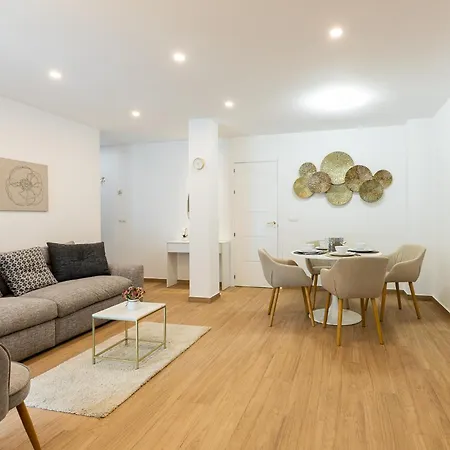 Apartment New! Casa Blanca, Luxury Spacious 2bd Apt, 2 Mins Walk To The