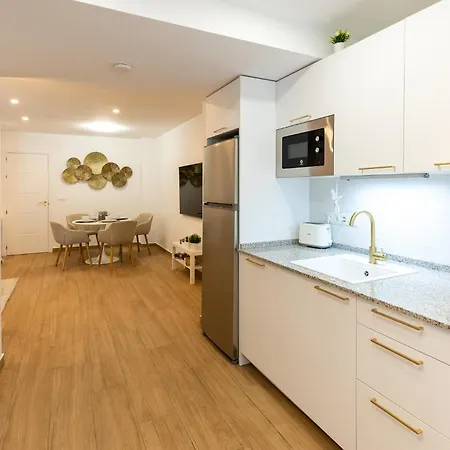 New! Casa Blanca, Luxury Spacious 2bd Apt, 2 Mins Walk To The Sitio de Calahonda